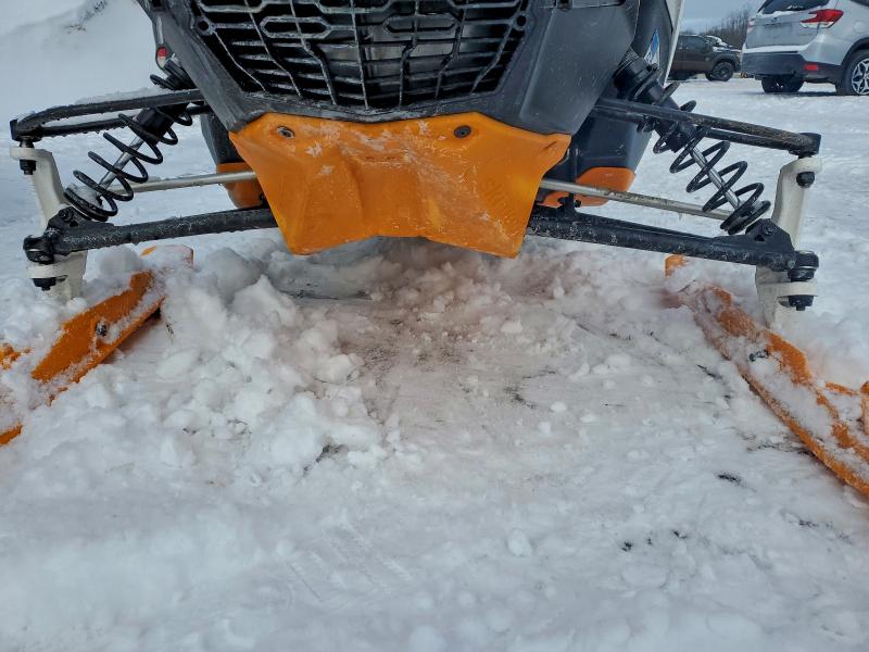 SKI-DOO SNOWMOBILE 2017