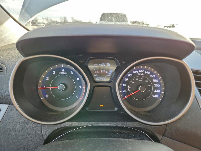 Фото 9 - HYUNDAI ELANTRA