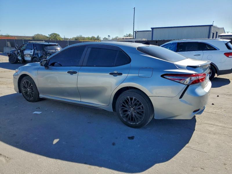 Фото 2 - TOYOTA CAMRY