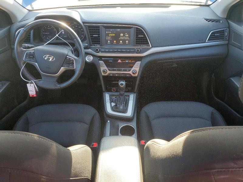 Фото 8 - HYUNDAI ELANTRA