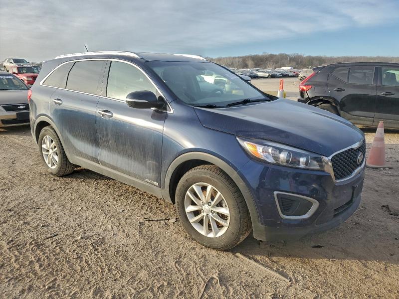 Фото 4 - KIA SORENTO