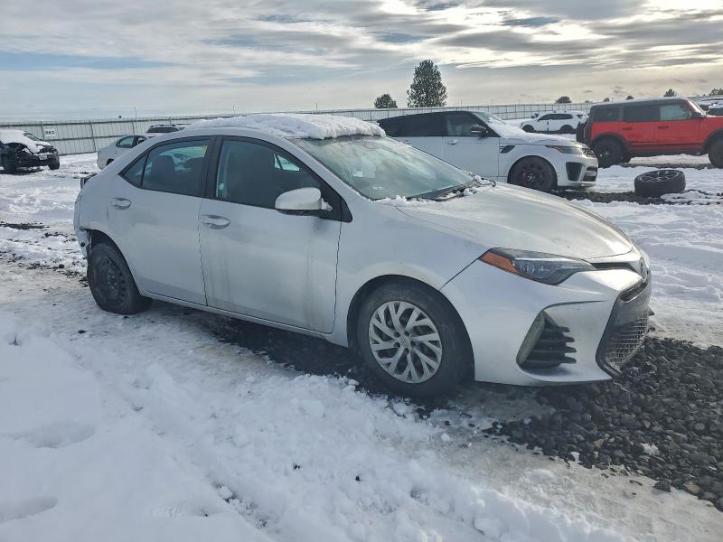 Фото 4 - TOYOTA COROLLA