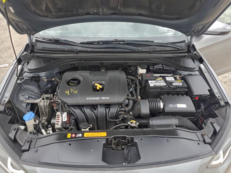 Фото 11 - HYUNDAI ELANTRA