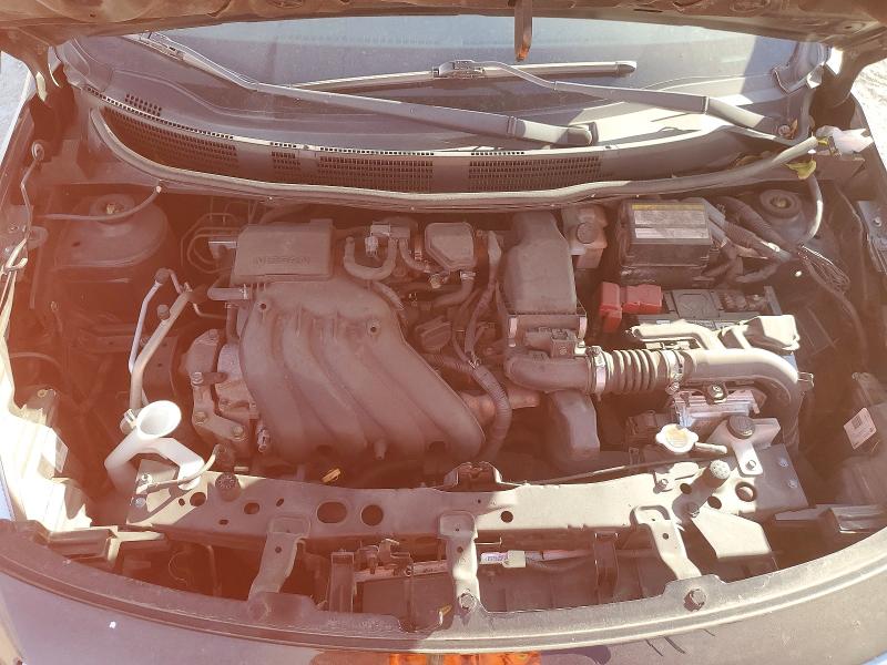 Фото 11 - NISSAN VERSA