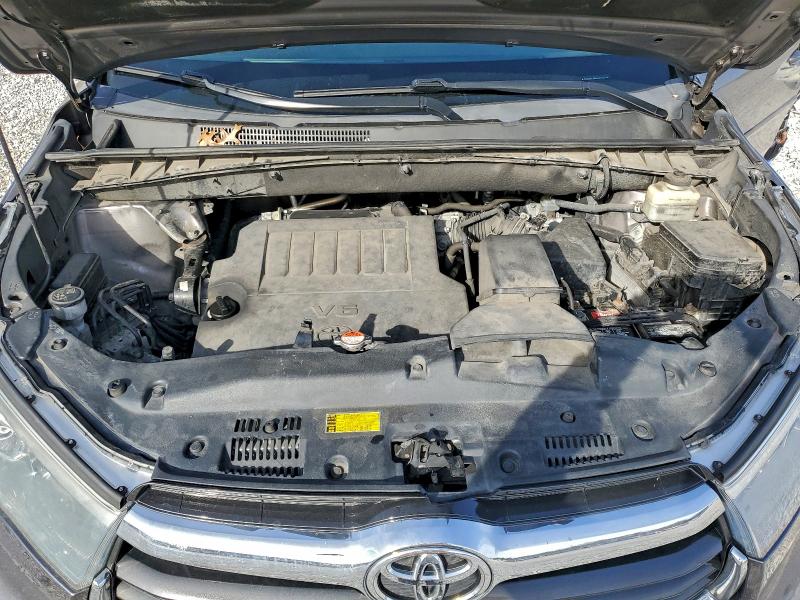 Фото 12 - TOYOTA HIGHLANDER