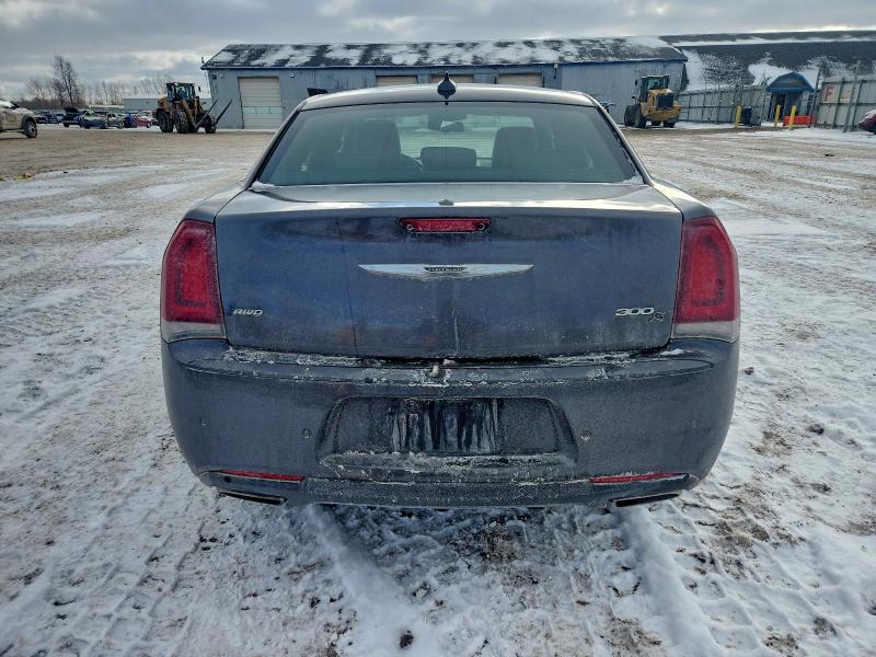 Фото 6 - CHRYSLER 300