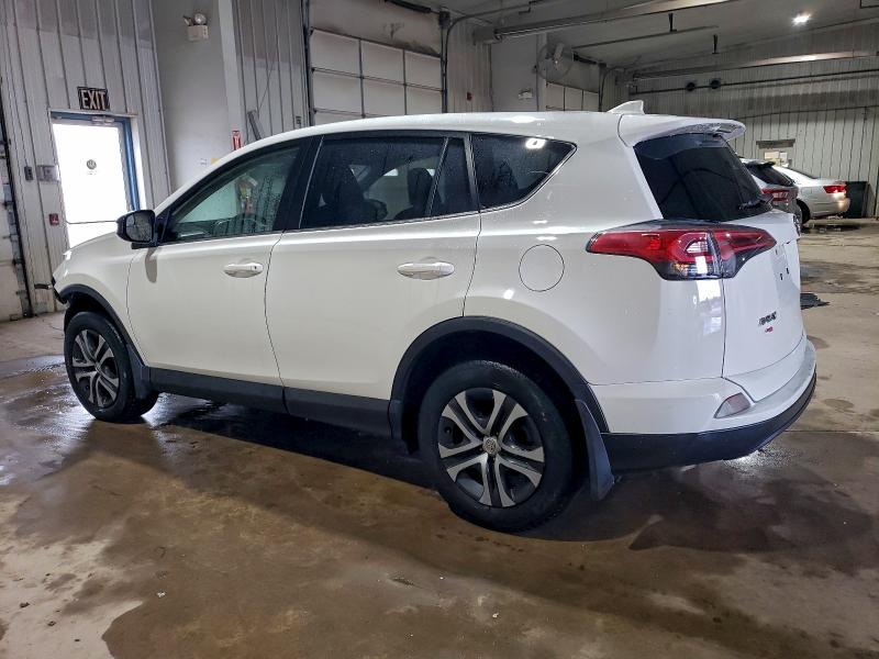 Фото 2 - TOYOTA RAV4