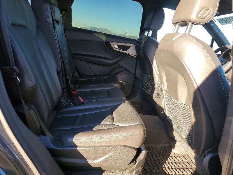 Фото 11 - AUDI Q7