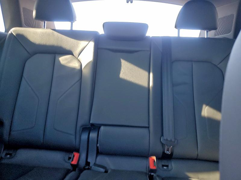 Фото 10 - AUDI Q3