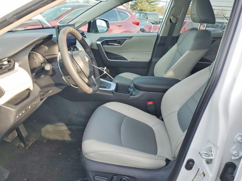 Фото 7 - TOYOTA RAV4