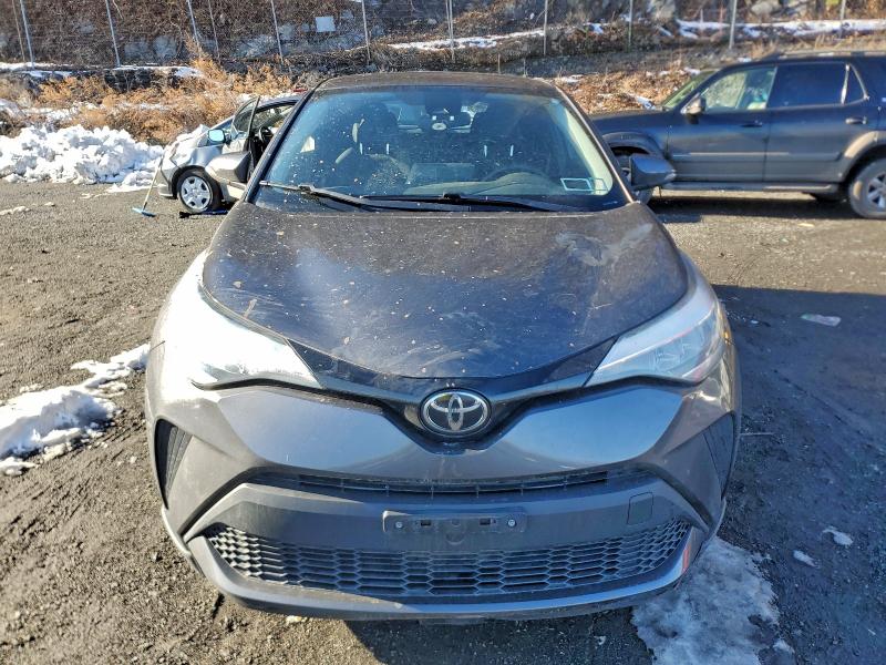 Фото 5 - TOYOTA C-HR