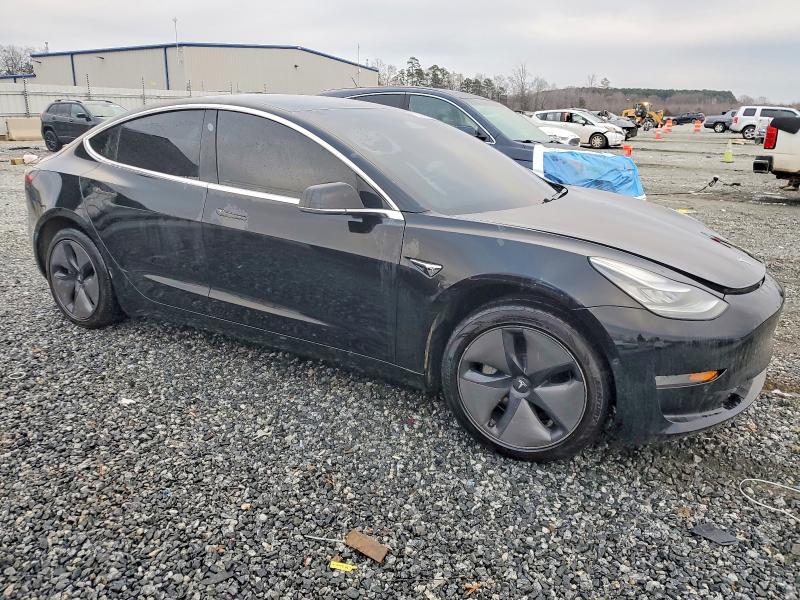 Фото 4 - TESLA MODEL 3