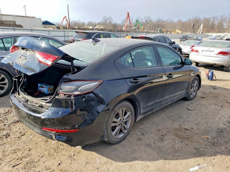 Фото 3 - HYUNDAI ELANTRA