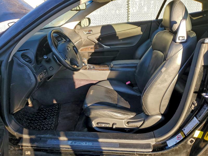 Фото 7 - LEXUS IS