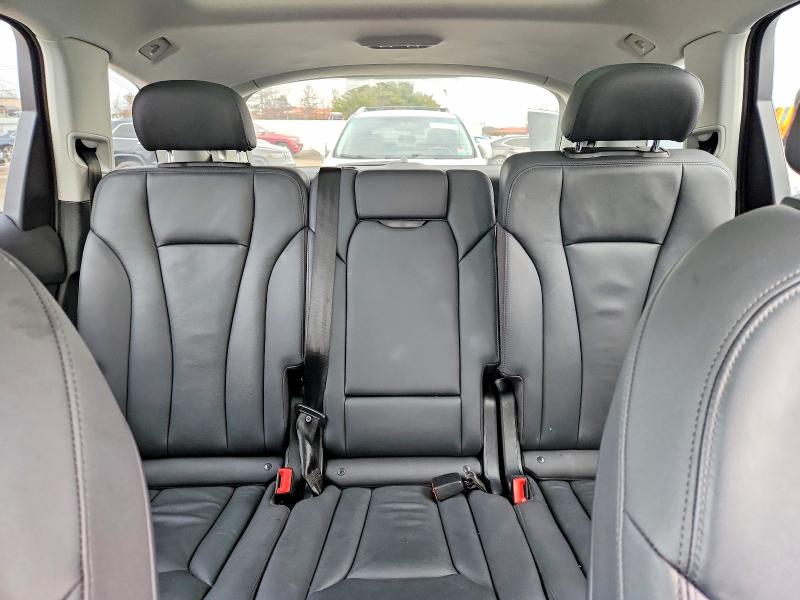 Фото 10 - AUDI Q7