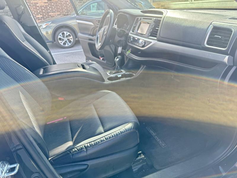 Фото 5 - TOYOTA HIGHLANDER