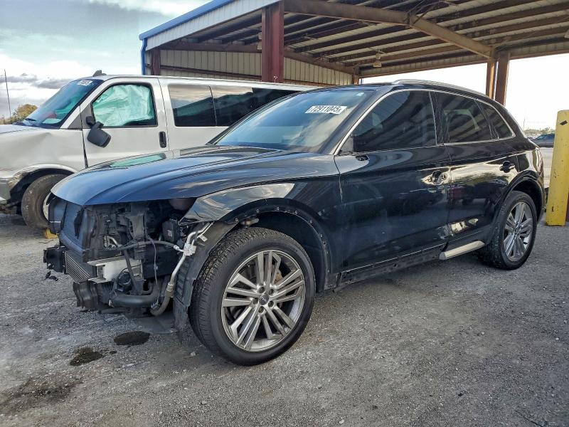 Фото 1 - AUDI Q5