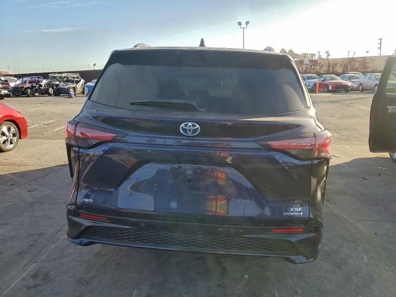 Фото 6 - TOYOTA SIENNA