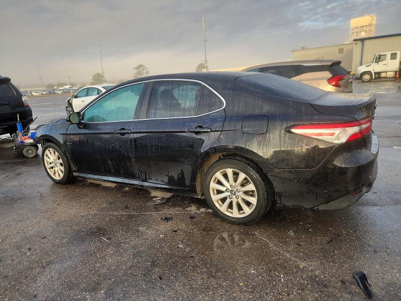 Фото 2 - TOYOTA CAMRY