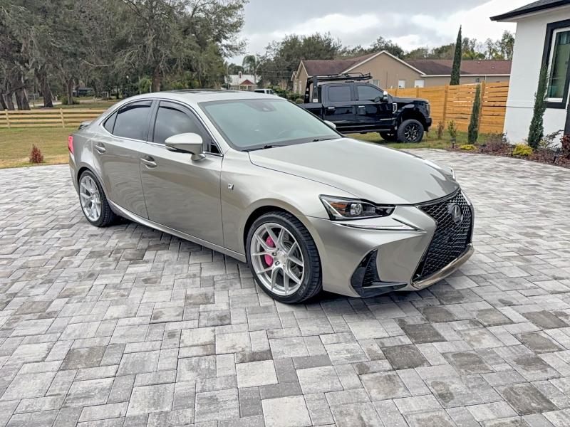 Фото 1 - LEXUS IS