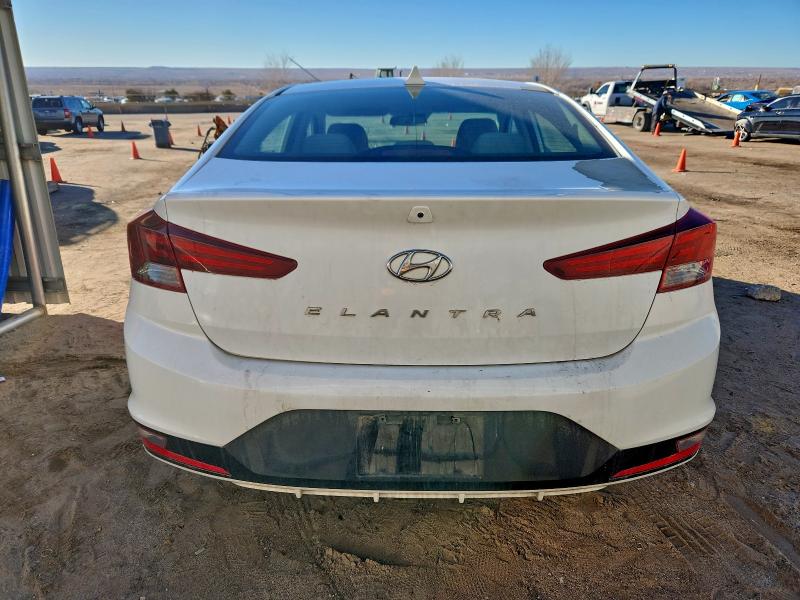 Фото 6 - HYUNDAI ELANTRA