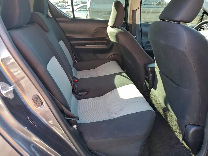 Фото 10 - TOYOTA PRIUS