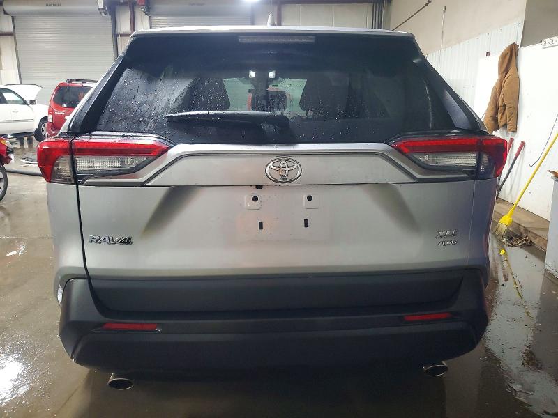 Фото 6 - TOYOTA RAV4