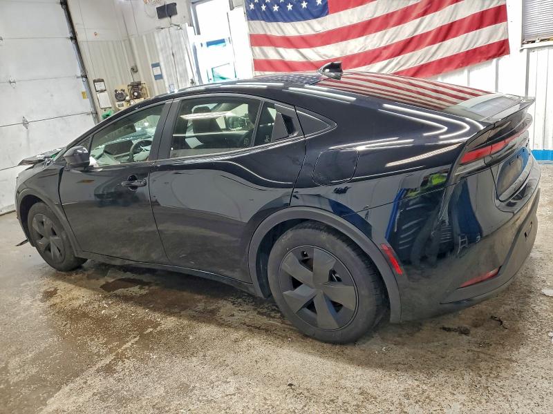 Фото 2 - TOYOTA PRIUS