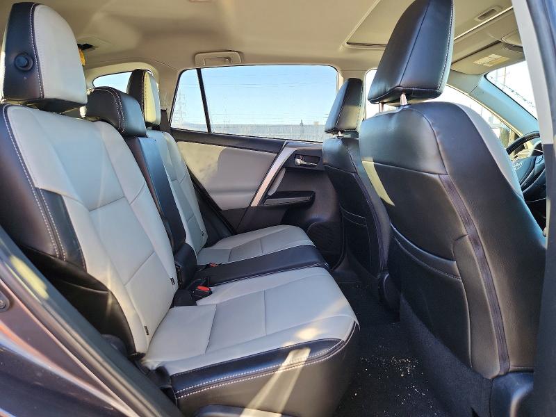 Фото 11 - TOYOTA RAV4