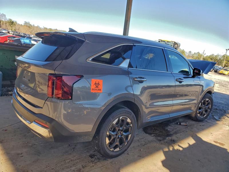 Фото 3 - KIA SORENTO