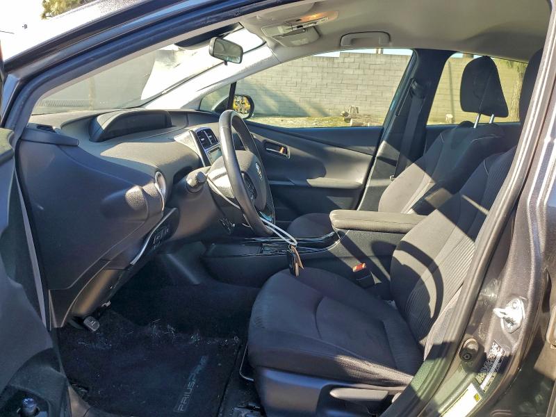 Фото 7 - TOYOTA PRIUS