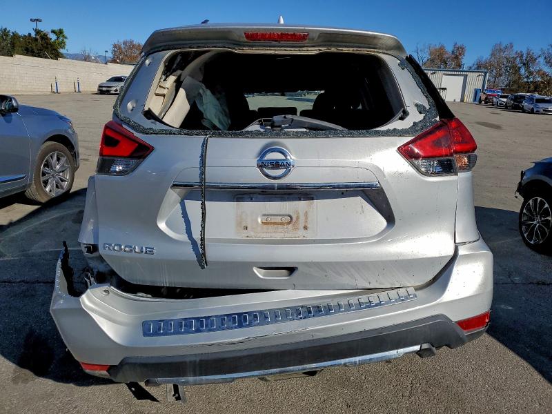 Фото 6 - NISSAN ROGUE