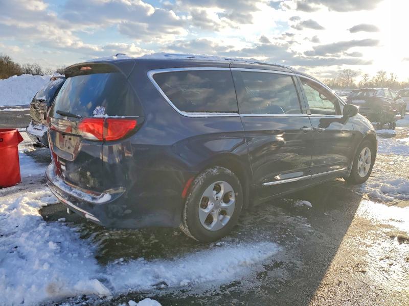 Фото 3 - CHRYSLER PACIFICA