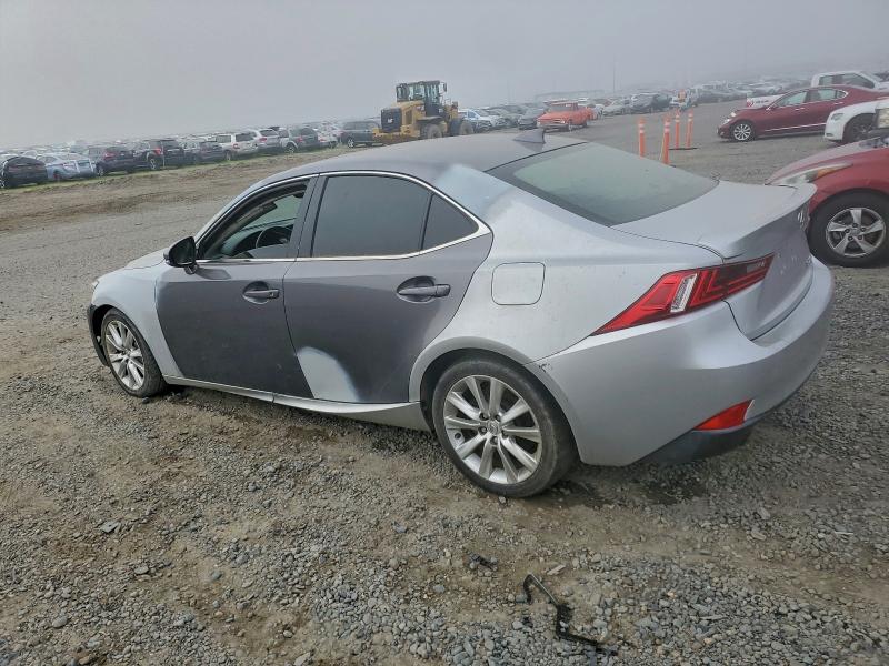 Фото 2 - LEXUS IS