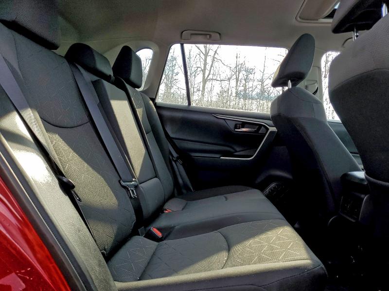 Фото 11 - TOYOTA RAV4