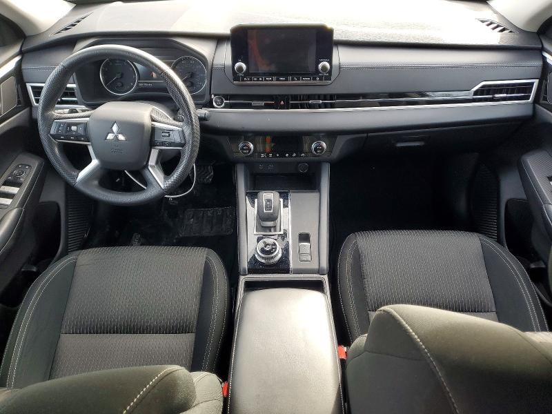 Фото 8 - MITSUBISHI OUTLANDER