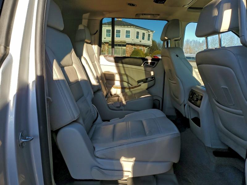 Фото 11 - GMC YUKON