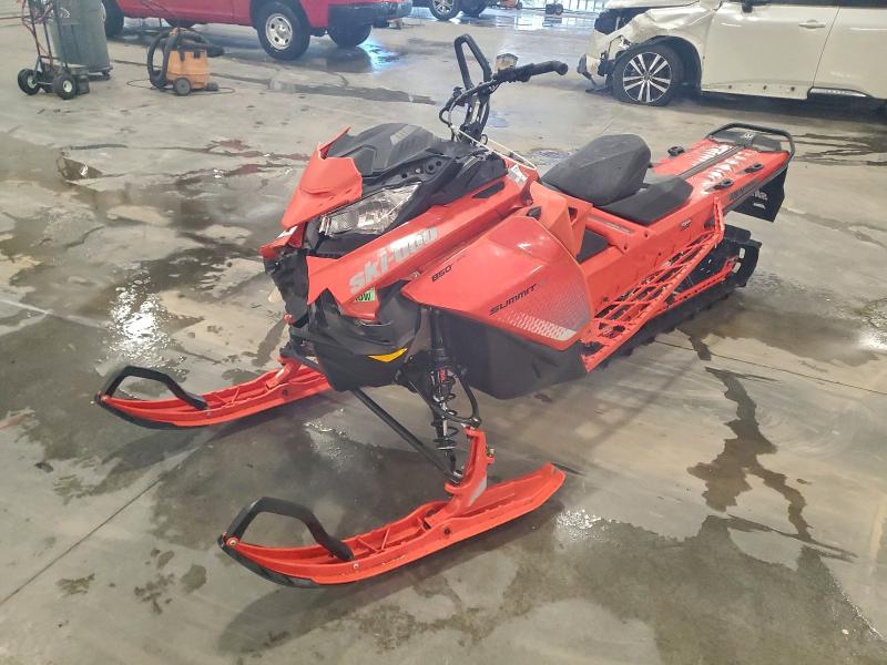 SKI-DOO SNOWMOBILE 2019