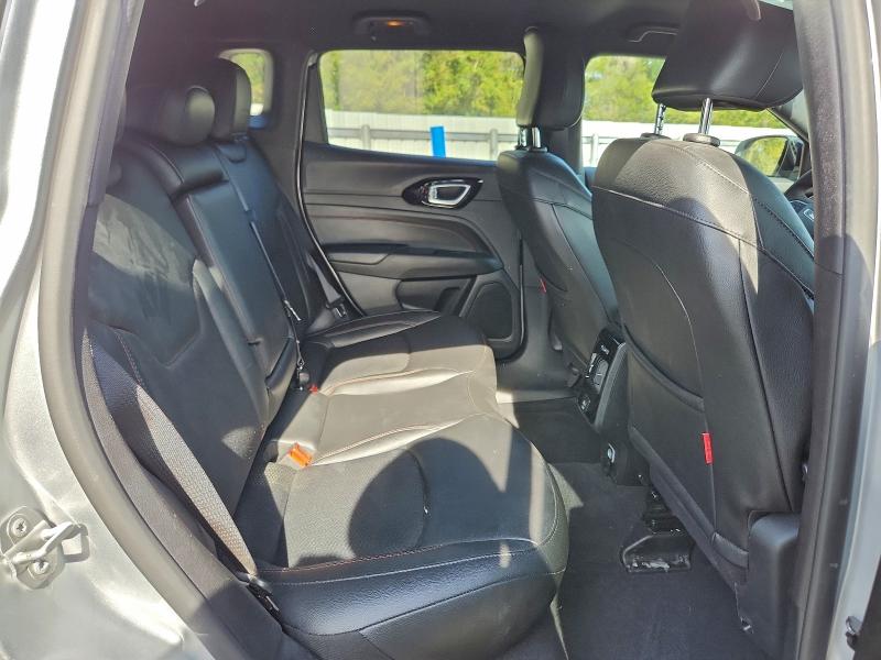 Фото 11 - JEEP COMPASS