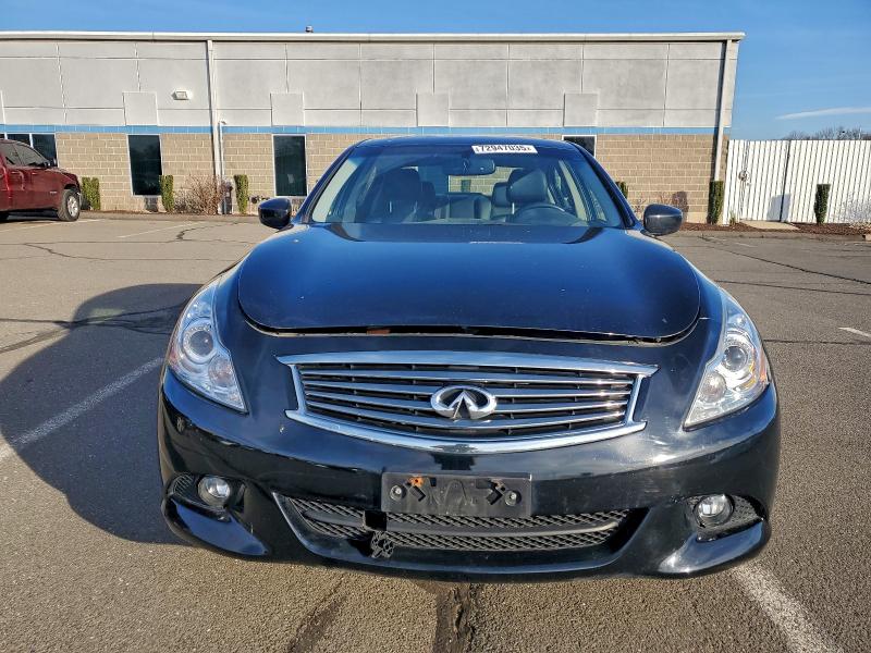 2015 INFINITI Q40