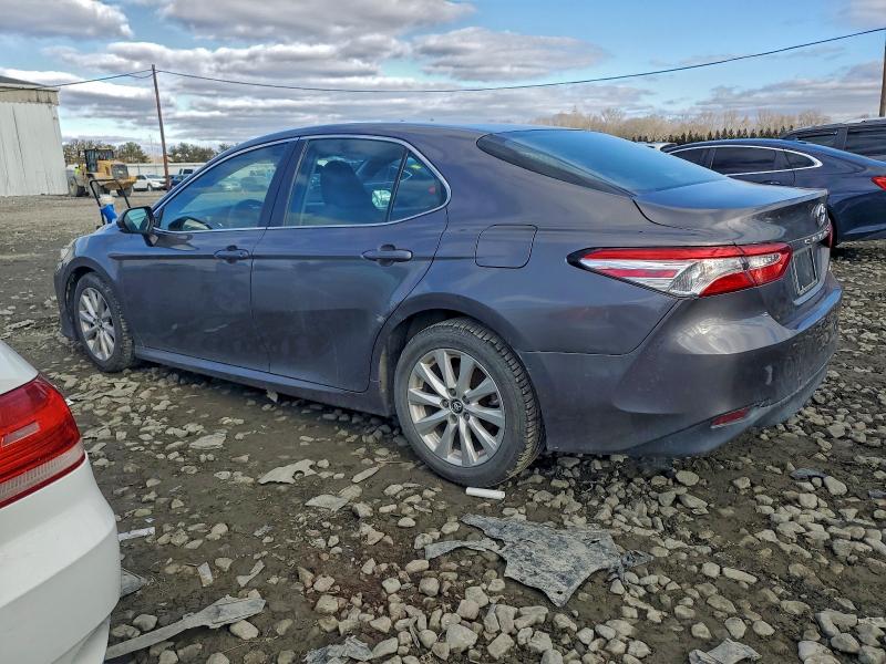 Фото 2 - TOYOTA CAMRY