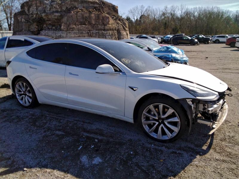 Фото 4 - TESLA MODEL 3