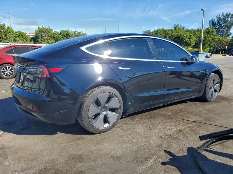 Фото 3 - TESLA MODEL 3