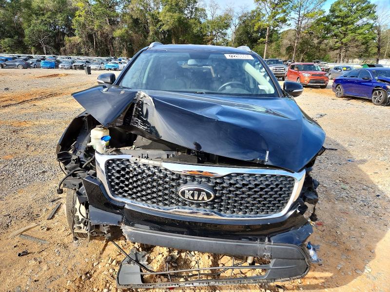 Фото 5 - KIA SORENTO