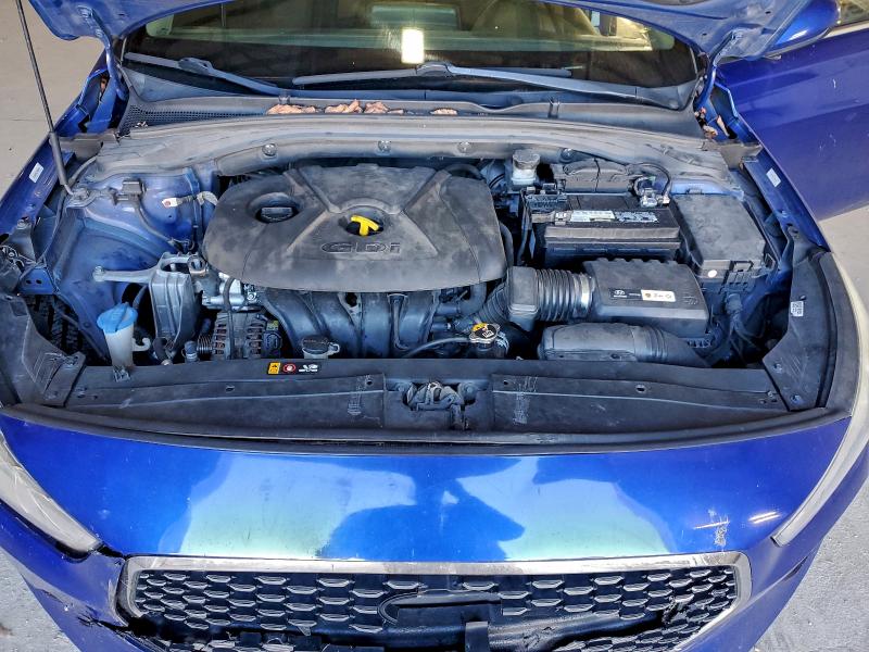 Фото 11 - HYUNDAI ELANTRA