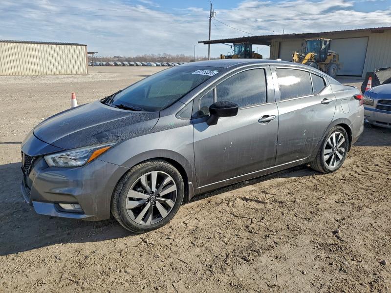 Фото 1 - NISSAN VERSA