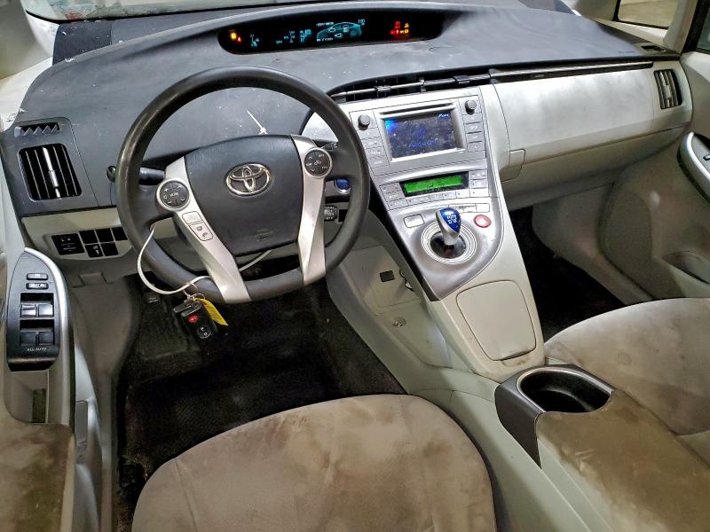 Фото 8 - TOYOTA PRIUS