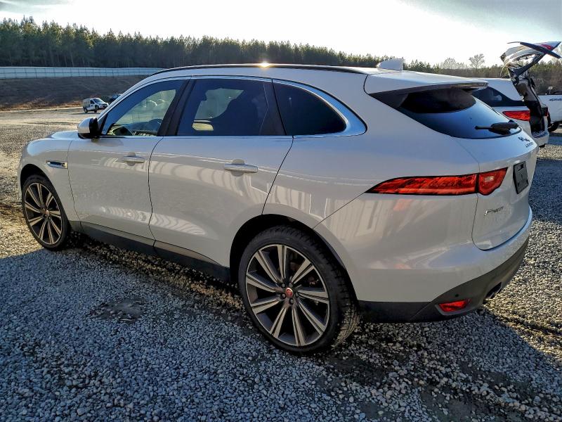 Фото 2 - JAGUAR F-PACE