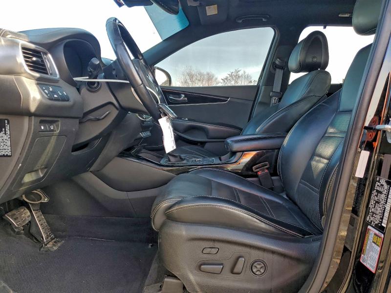 Фото 7 - KIA SORENTO