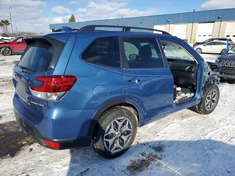 Фото 3 - SUBARU FORESTER